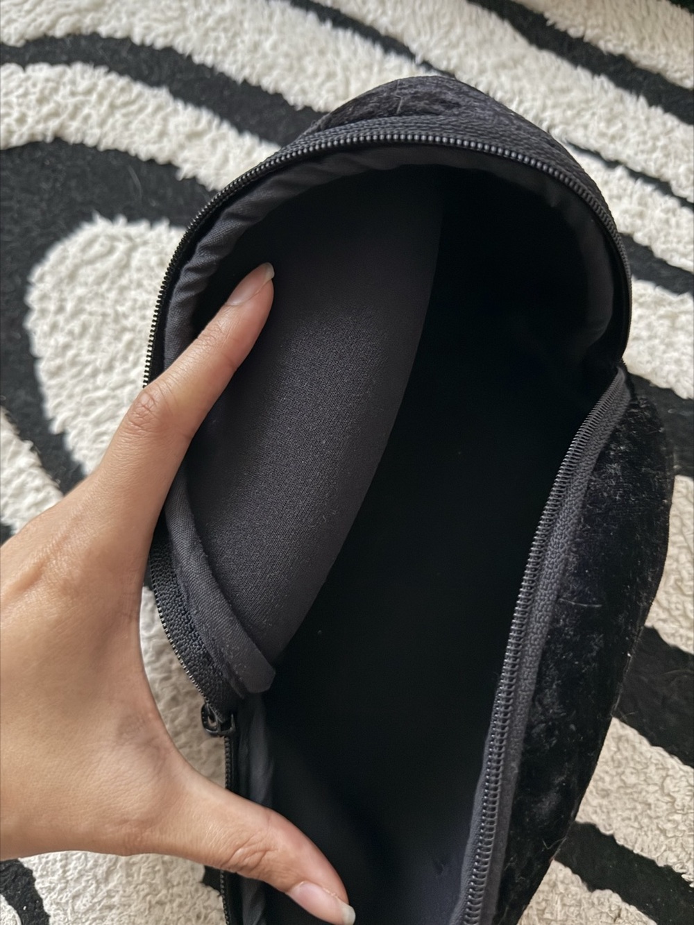 Revlon Black Cosmetic Case - Picture 3 of 3